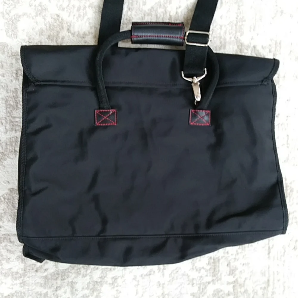 Victoria's Secret Expandable Weekender Overnight Getaway Bag FLAW - Picture 8 of 16